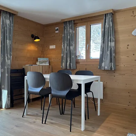 Flat With Magnificent Views Of The Matterhorn * 采尔马特